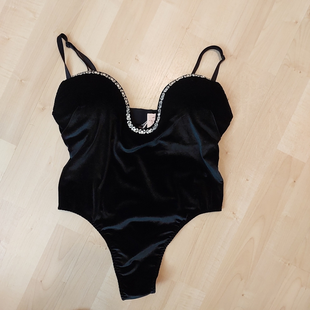 Victoria’s Secret Beaded Velvet Black Bodysuit Size S Brand new with tags - Picture 4 of 7